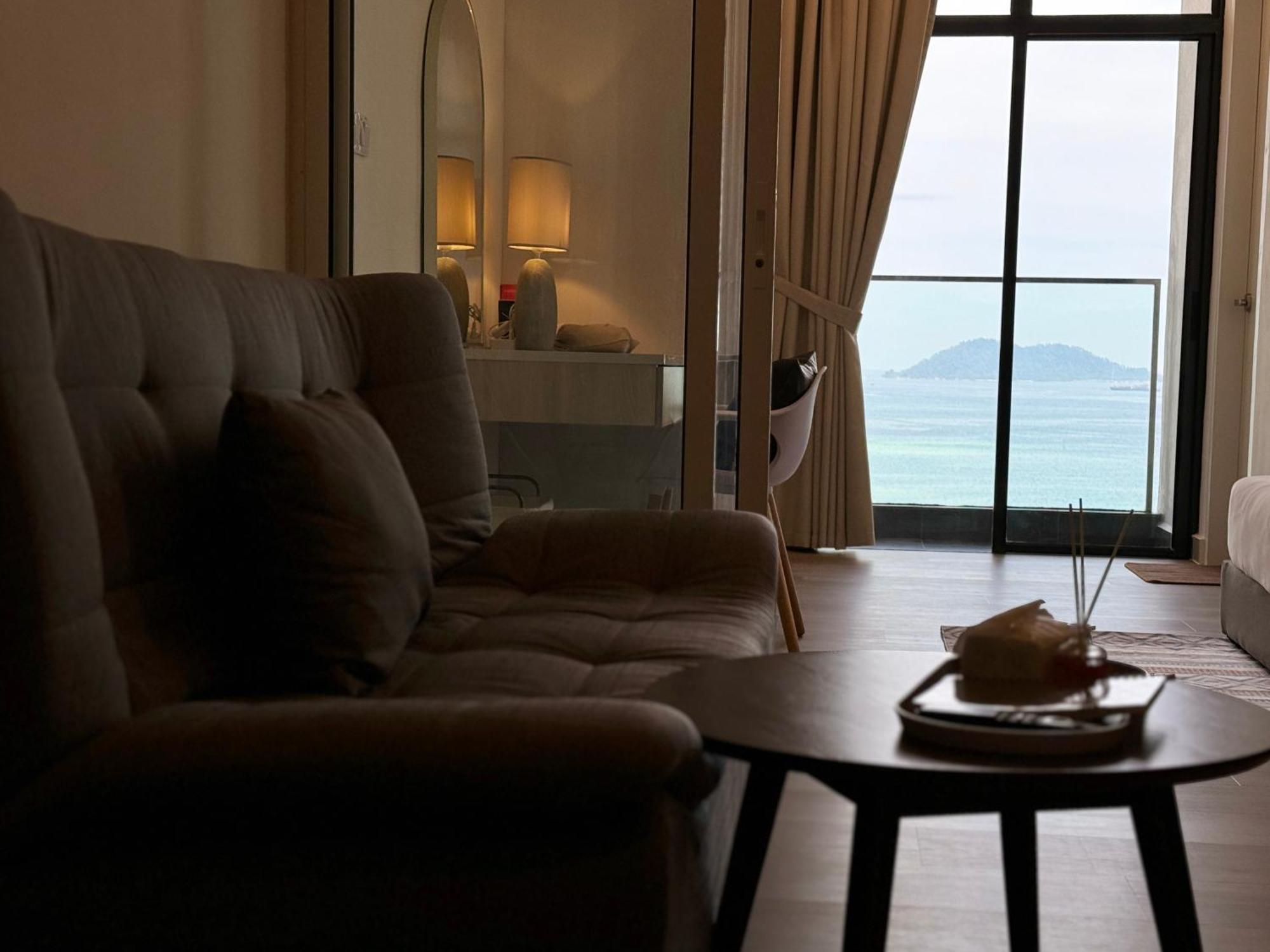 The Shore Cbd Kota Kinabalu By Laxzone Suite מראה חיצוני תמונה