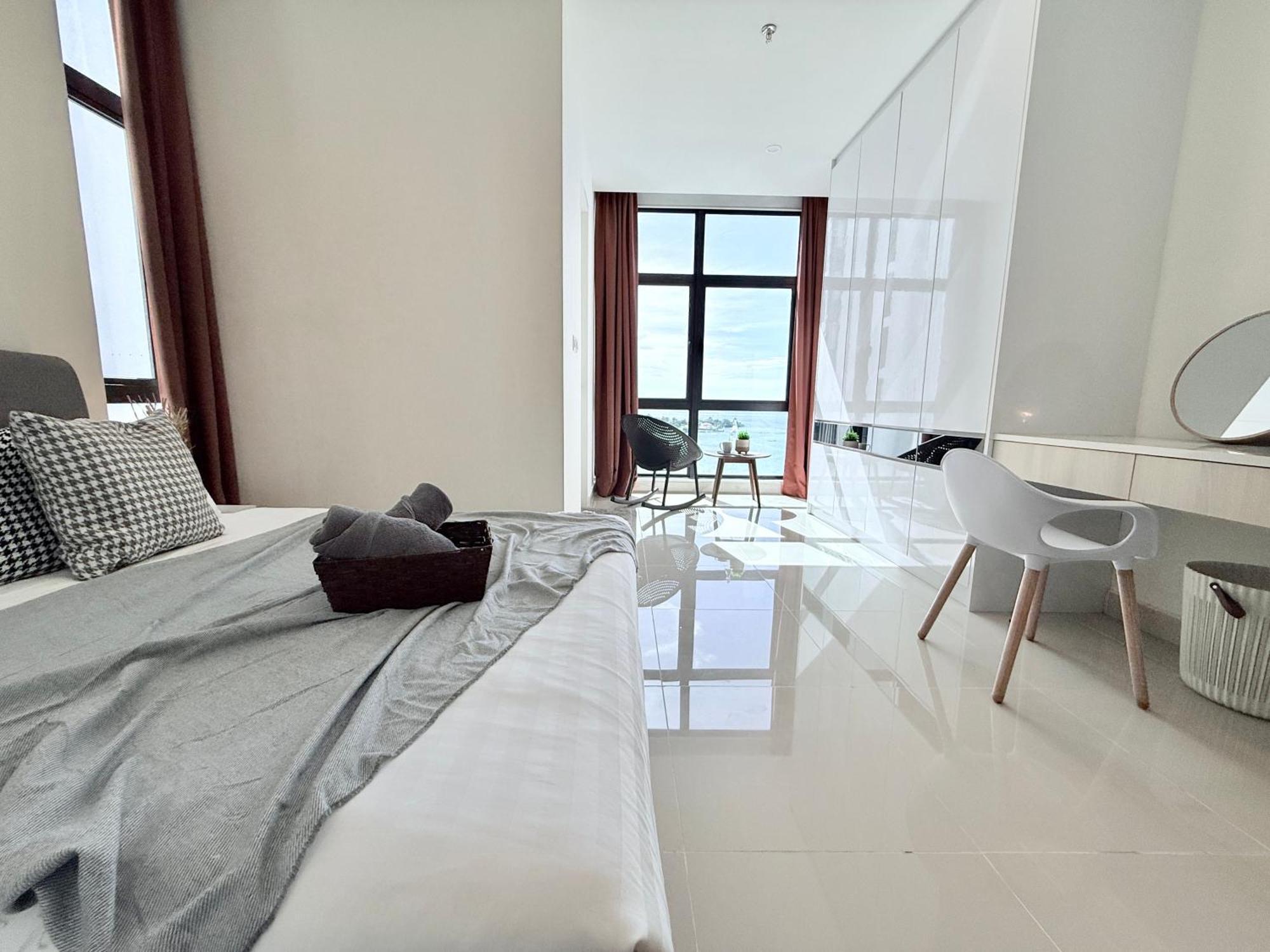 The Shore Cbd Kota Kinabalu By Laxzone Suite מראה חיצוני תמונה