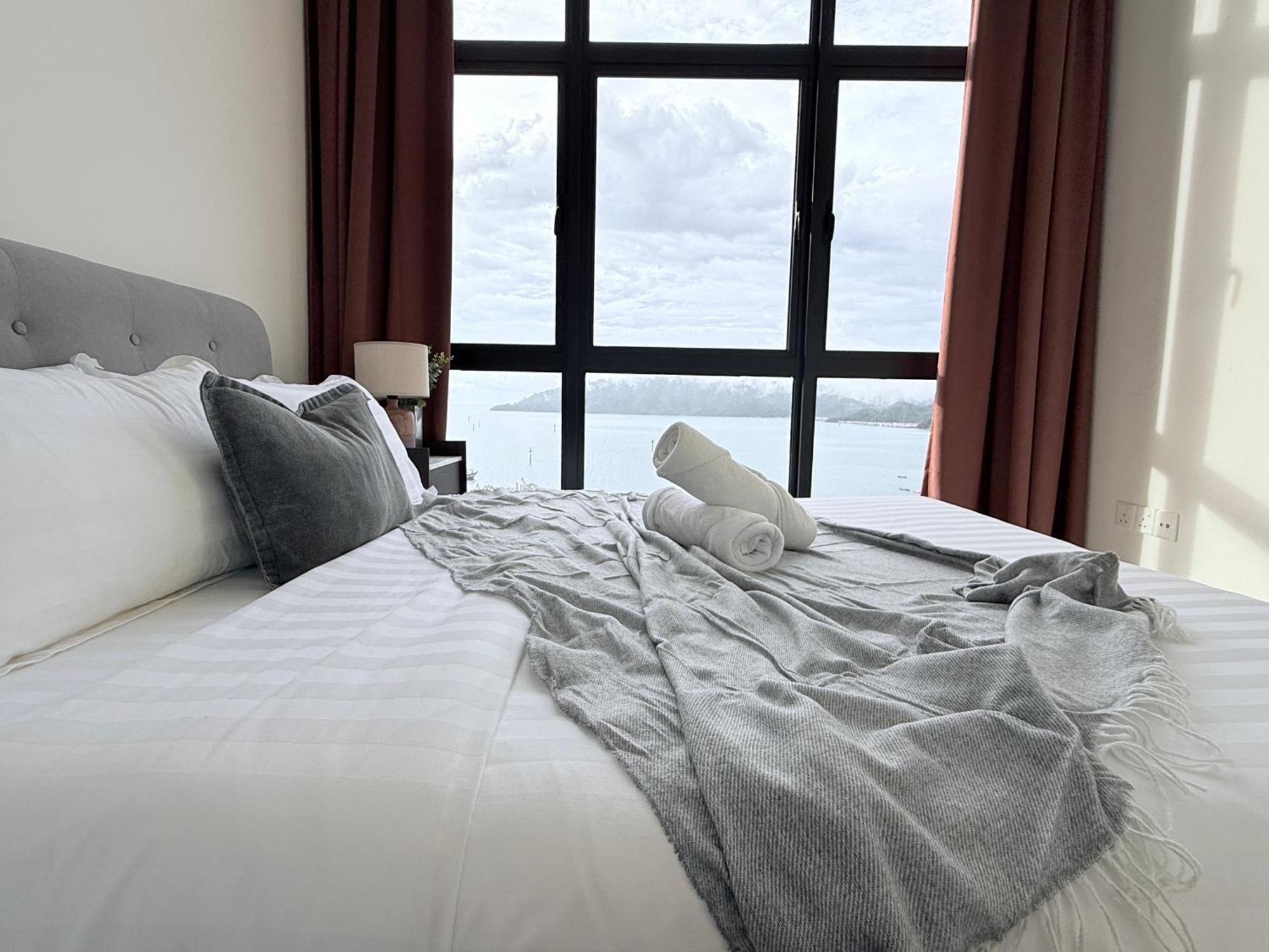 The Shore Cbd Kota Kinabalu By Laxzone Suite מראה חיצוני תמונה
